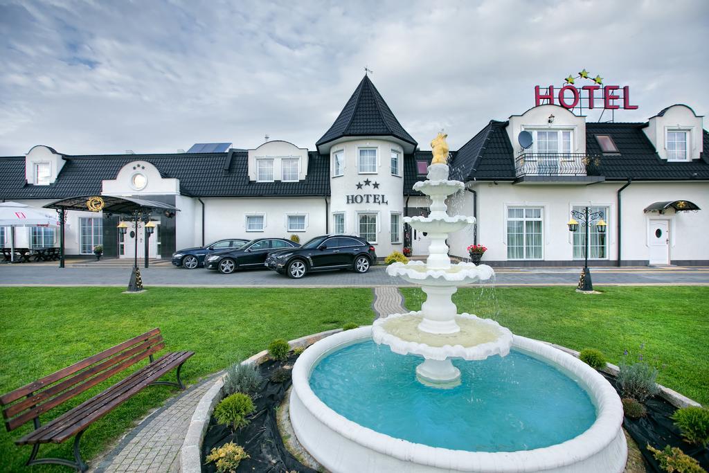 Hotel Campari Góra Motyczna Buitenkant foto