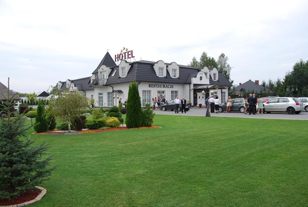 Hotel Campari Góra Motyczna Buitenkant foto